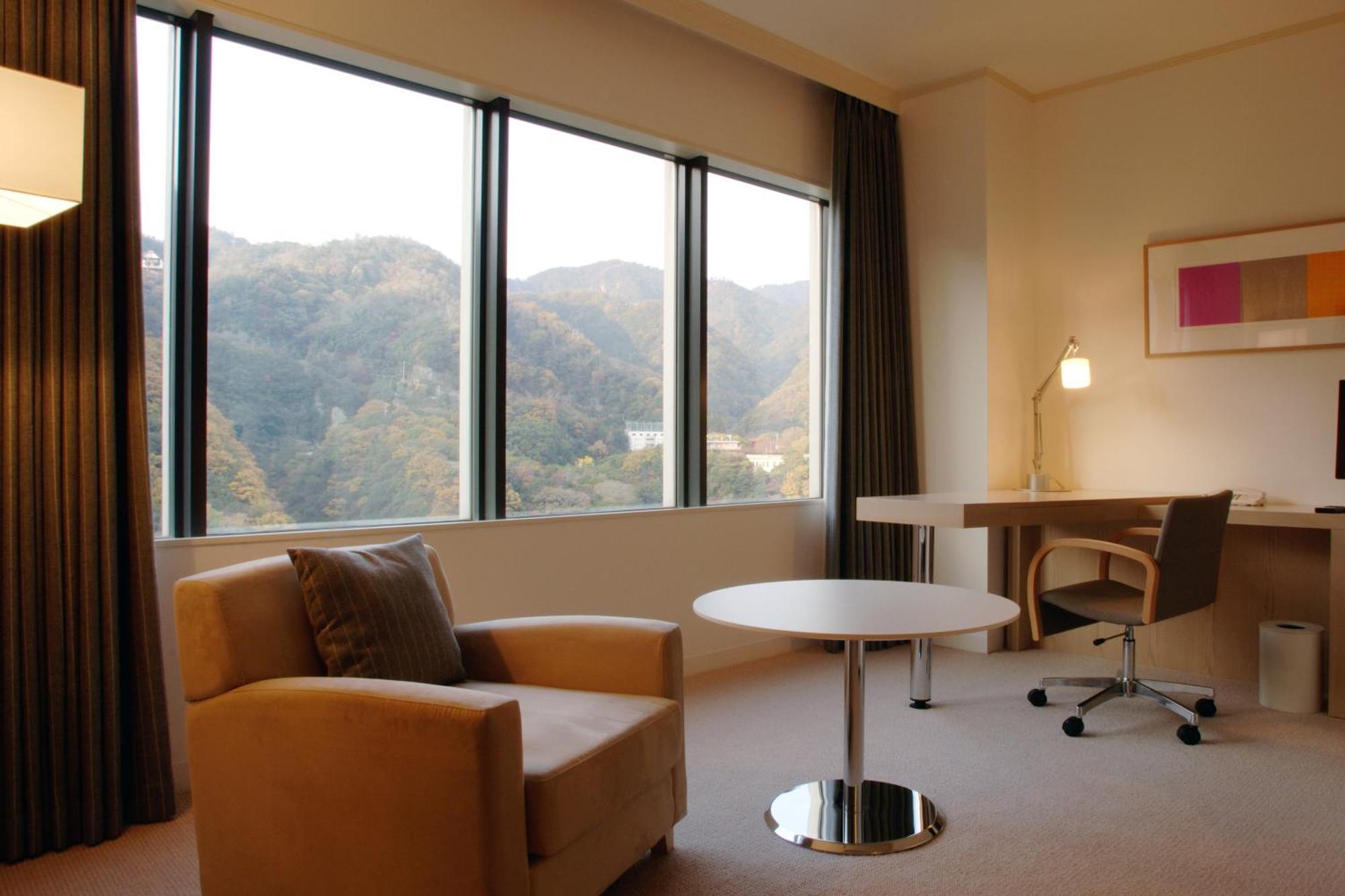 Hotel Ana Crowne Plaza Kobe By Ihg Exterior foto A room at the hotel