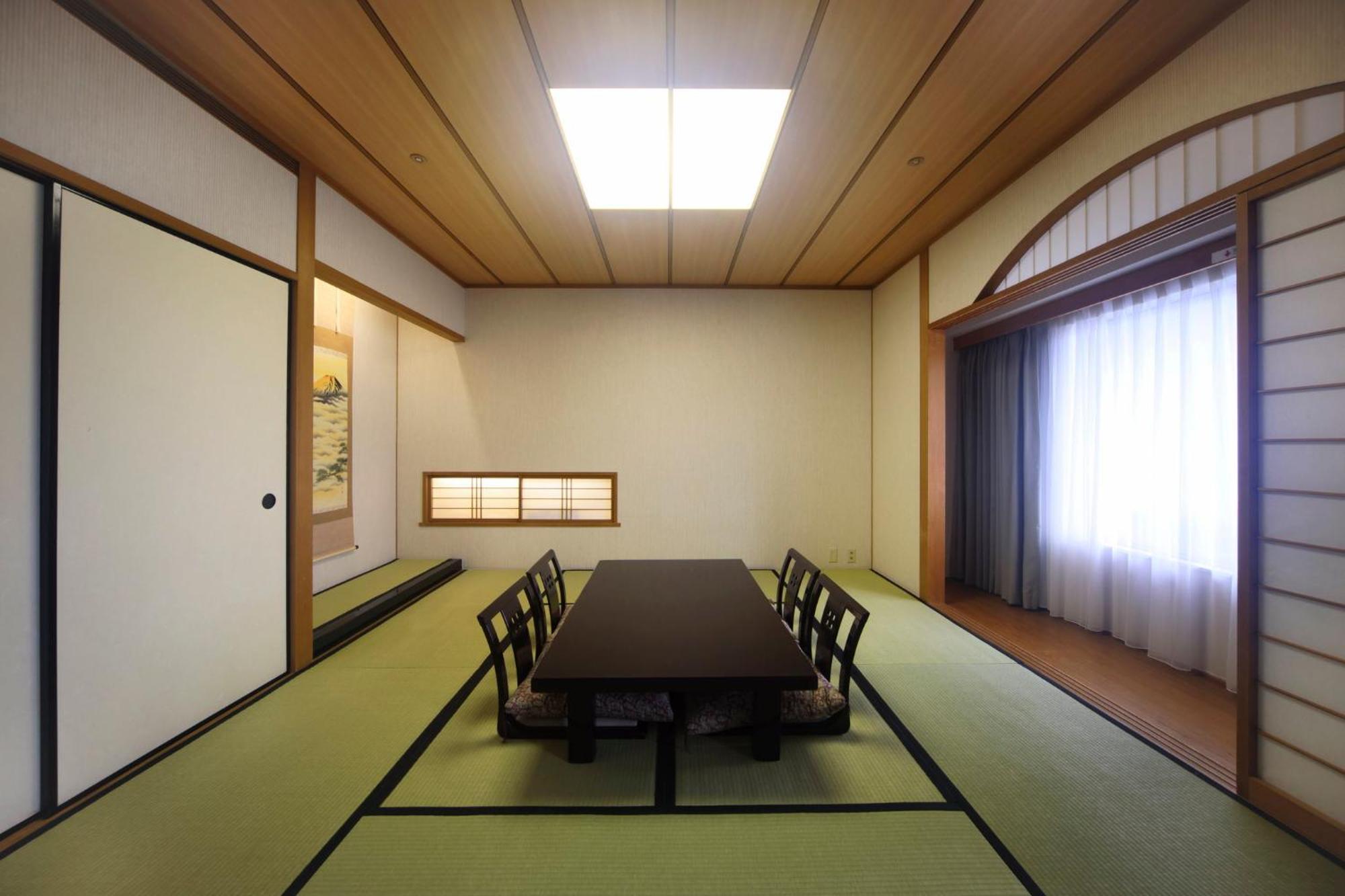 Hotel Ana Crowne Plaza Kobe By Ihg Exterior foto A traditional Japanese room with a tokonoma