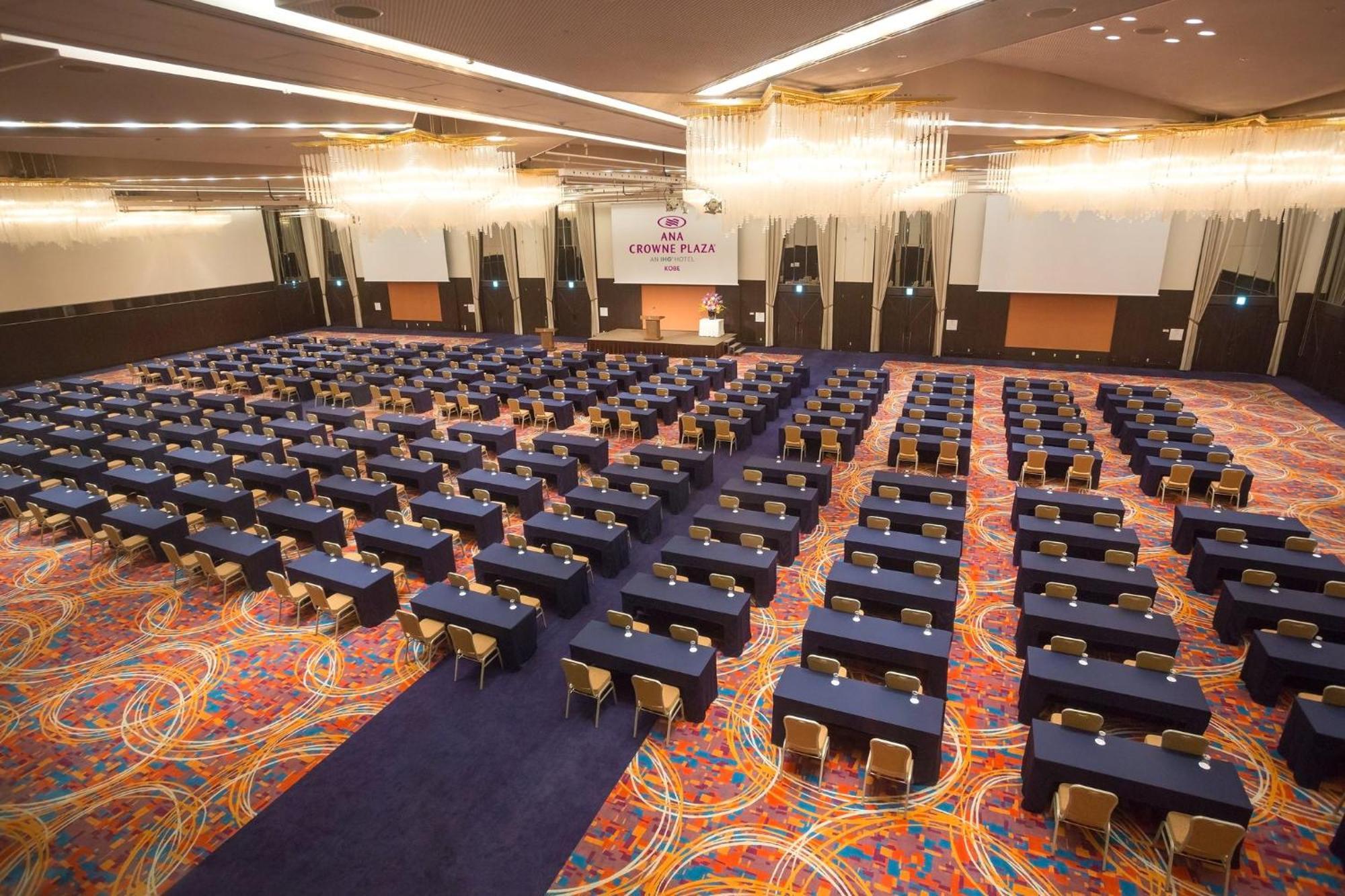 Hotel Ana Crowne Plaza Kobe By Ihg Exterior foto Convention Hall